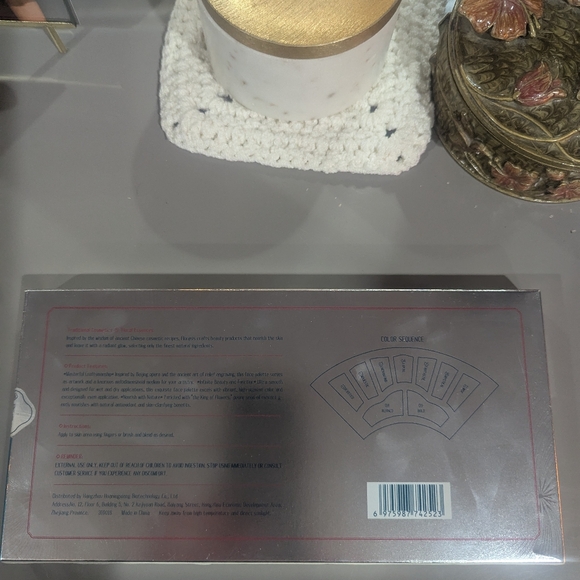 Florasis Beijing Opera eyeshadow palette - Picture 5 of 6